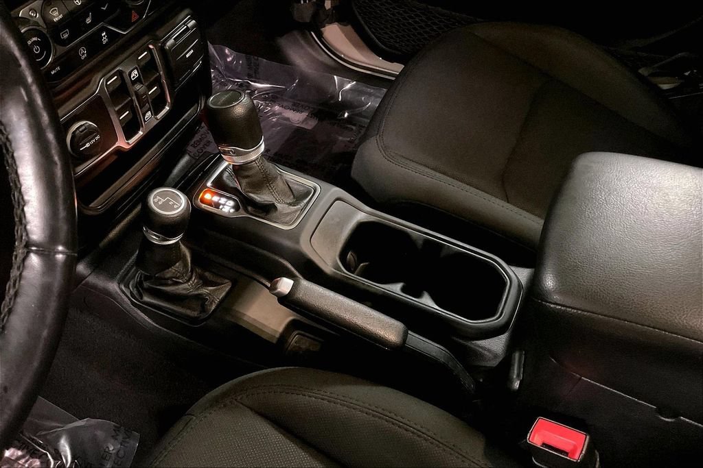 Used 2020 Jeep Gladiator Sport AWD/4WD image 16