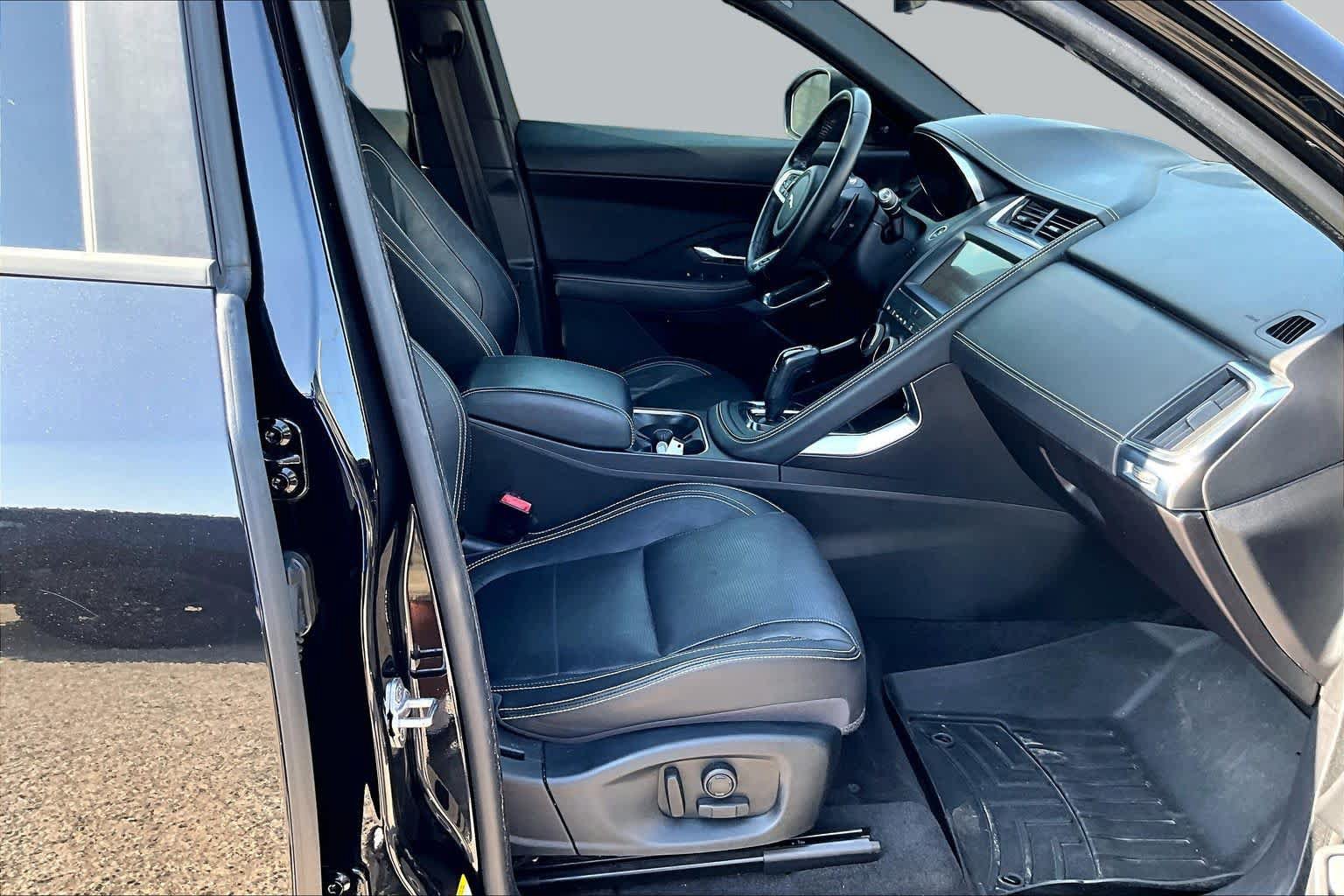 Used 2019 Jaguar E-PACE R-Dynamic SE AWD/4WD image 8