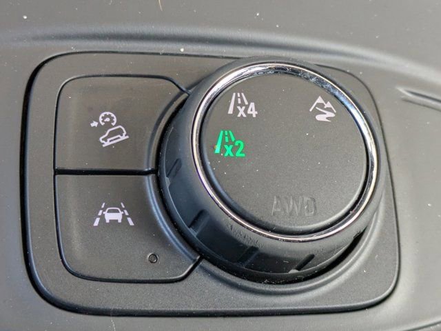 Used 2024 GMC Terrain SLE image 26