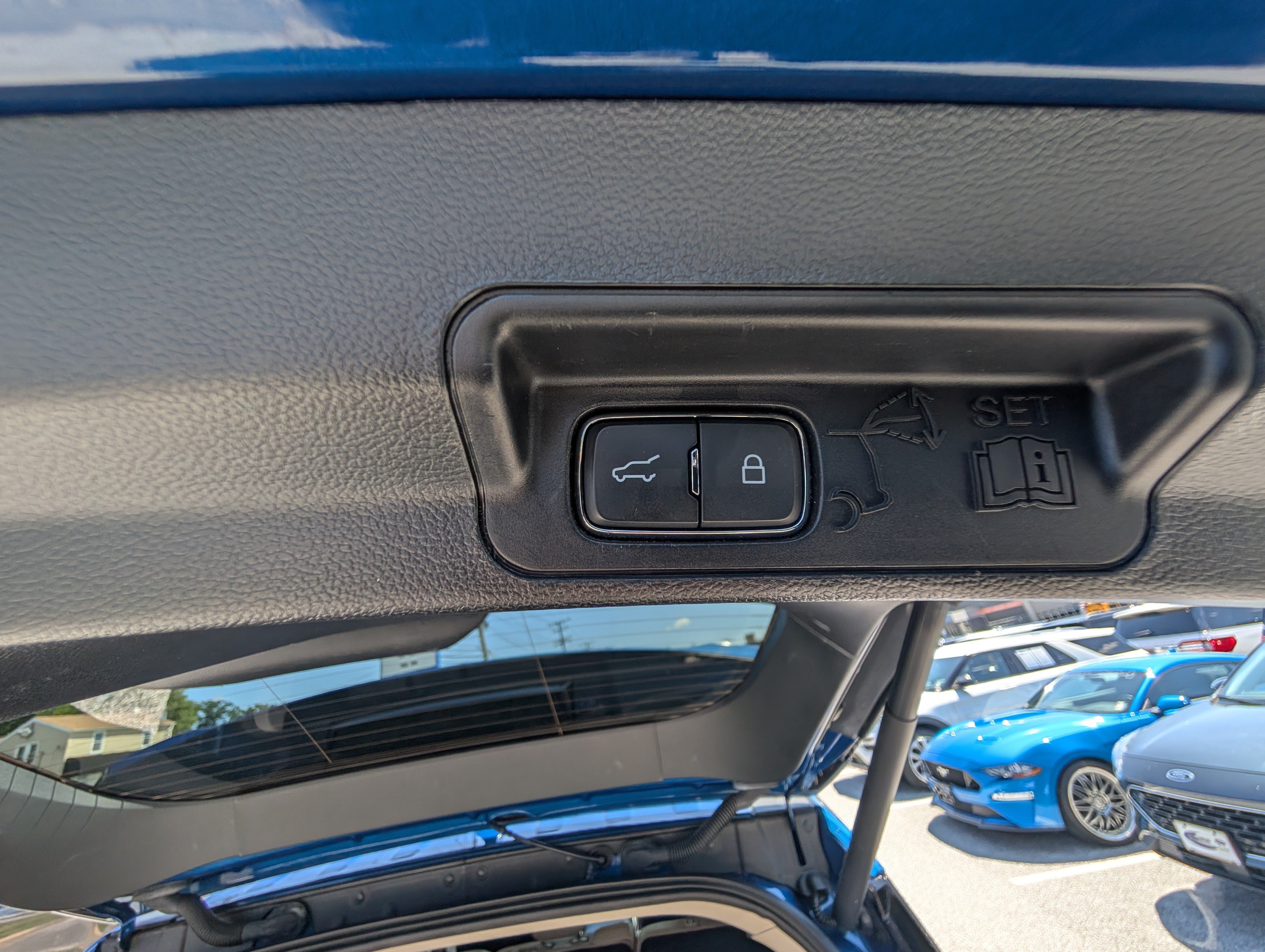 Certified 2020 Ford Explorer Limited AWD/4WD image 16