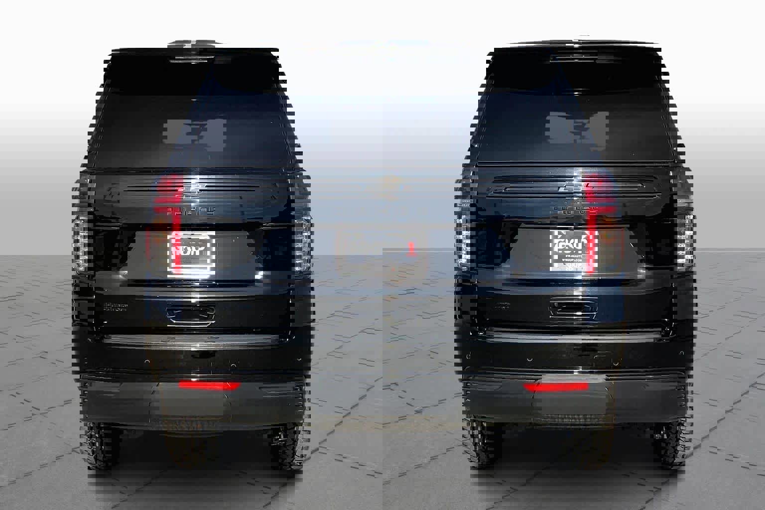 Used 2023 Chevrolet Tahoe Z71 w/ Luxury Package image 4