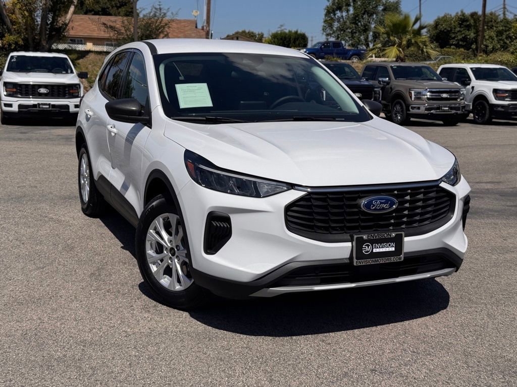 Certified 2024 Ford Escape Active FWD image 2