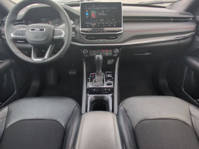 Used 2025 Jeep Compass Trailhawk AWD/4WD image 16