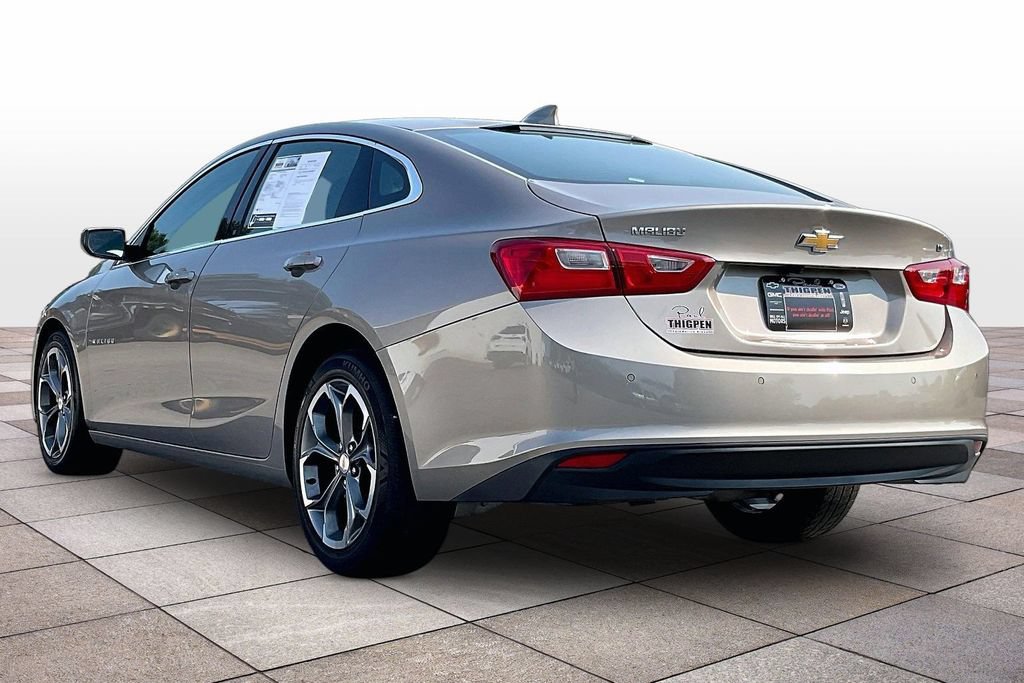 Used 2024 Chevrolet Malibu LT FWD image 2