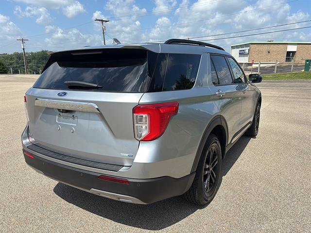 Certified 2020 Ford Explorer XLT w/ Equipment Group 202A AWD/4WD image 4