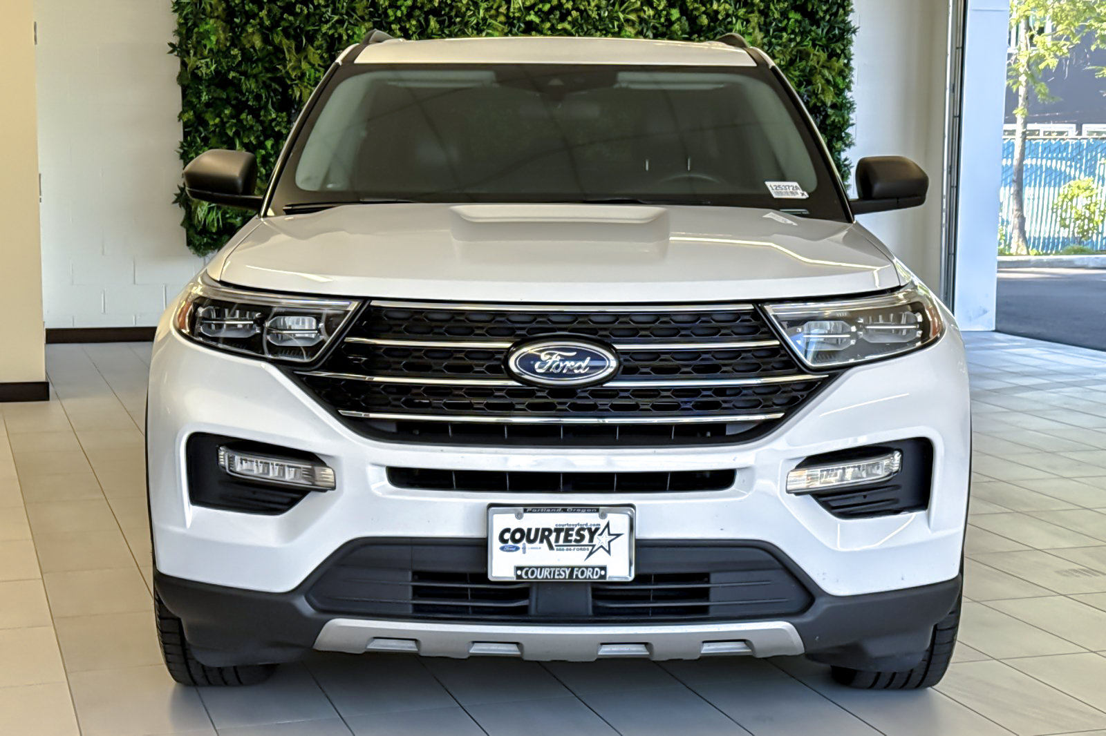 Certified 2020 Ford Explorer XLT w/ Equipment Group 202A AWD/4WD image 9