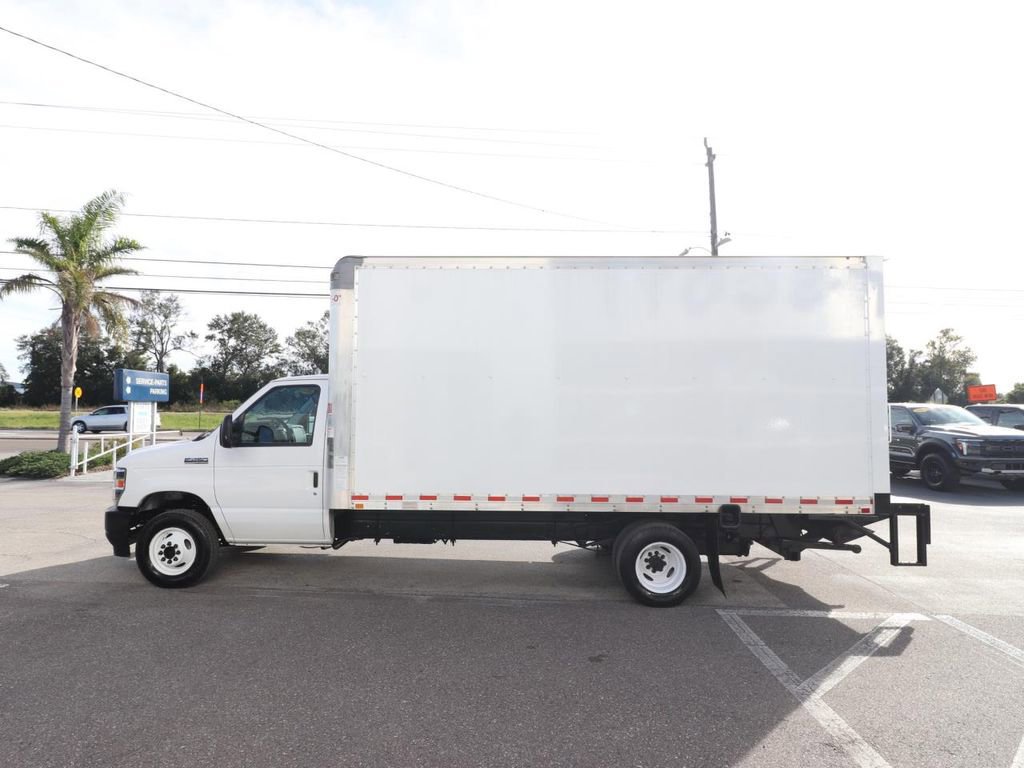 Certified 2022 Ford E-450 and Econoline 450 Super Duty w/ Power Windows & Locks Group image 2