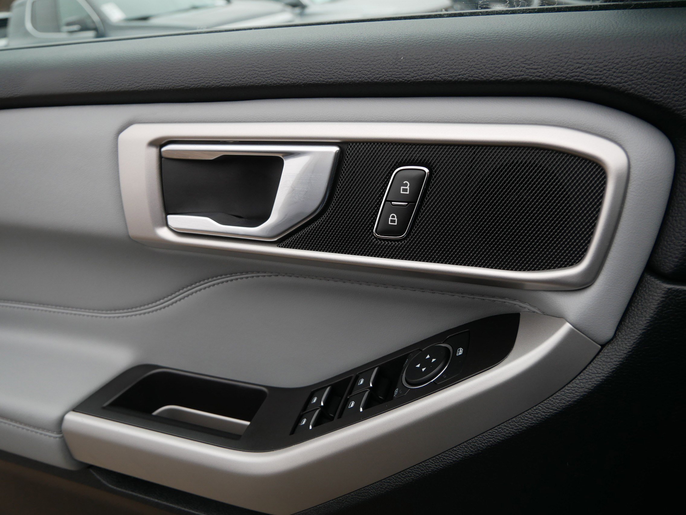 Certified 2024 Ford Explorer XLT w/ Equipment Group 202A image 27