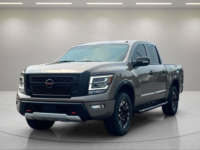 Used 2020 Nissan Titan PRO-4X AWD/4WD image 3