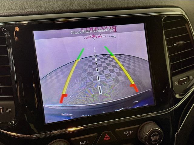 Used 2019 Jeep Grand Cherokee Limited w/ Trailer Tow Group IV image 17