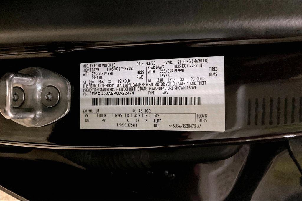 Certified 2023 Ford Escape Platinum AWD/4WD image 30