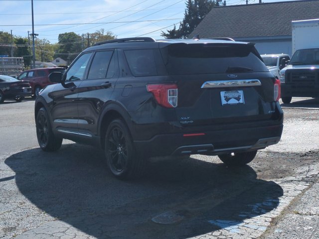 Certified 2022 Ford Explorer XLT w/ Equipment Group 202A AWD/4WD image 6