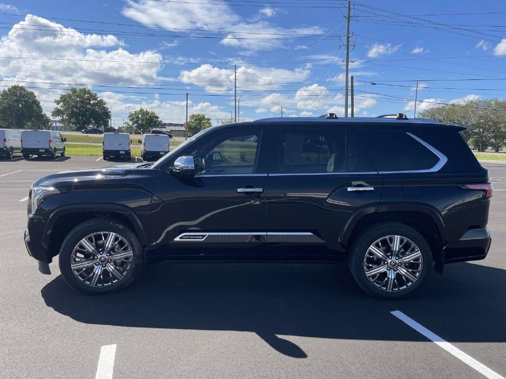 Used 2024 Toyota Sequoia Capstone AWD/4WD image 6
