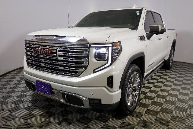 Used 2023 GMC Sierra 1500 Denali AWD/4WD image 3