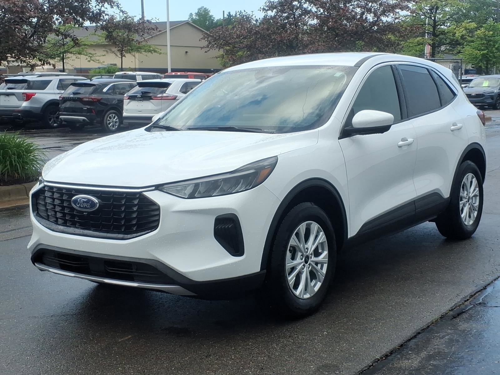 Certified 2024 Ford Escape Active w/ Tech Pack #2 AWD/4WD image 3