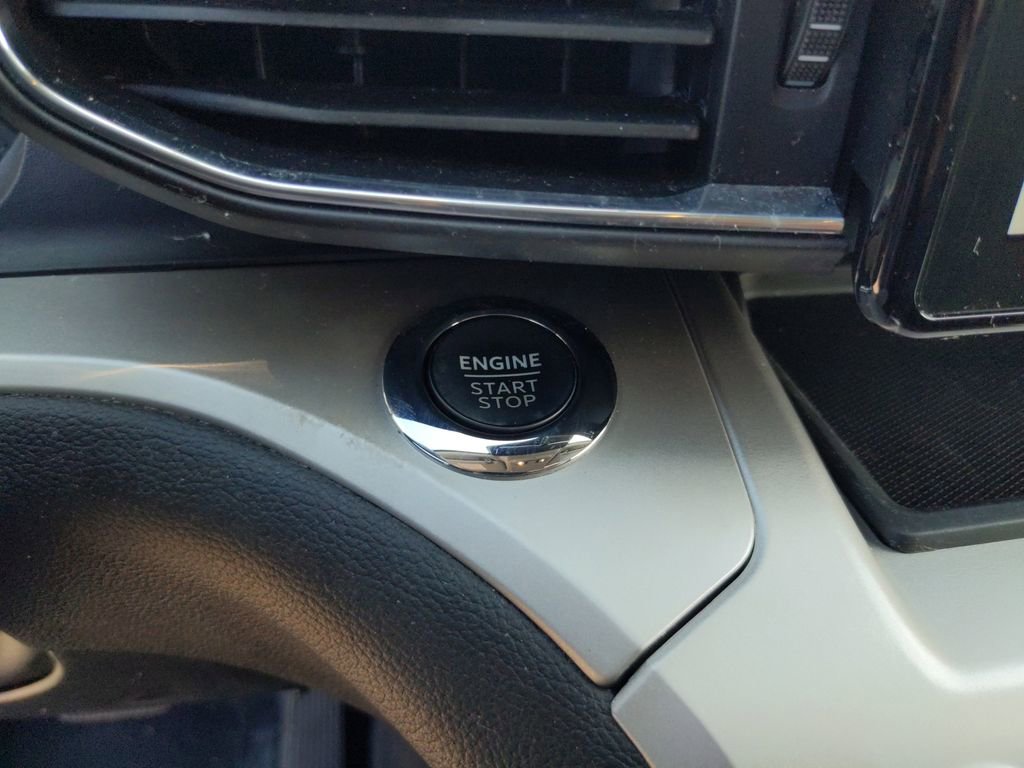 Certified 2022 Ford Explorer XLT w/ Equipment Group 202A image 25