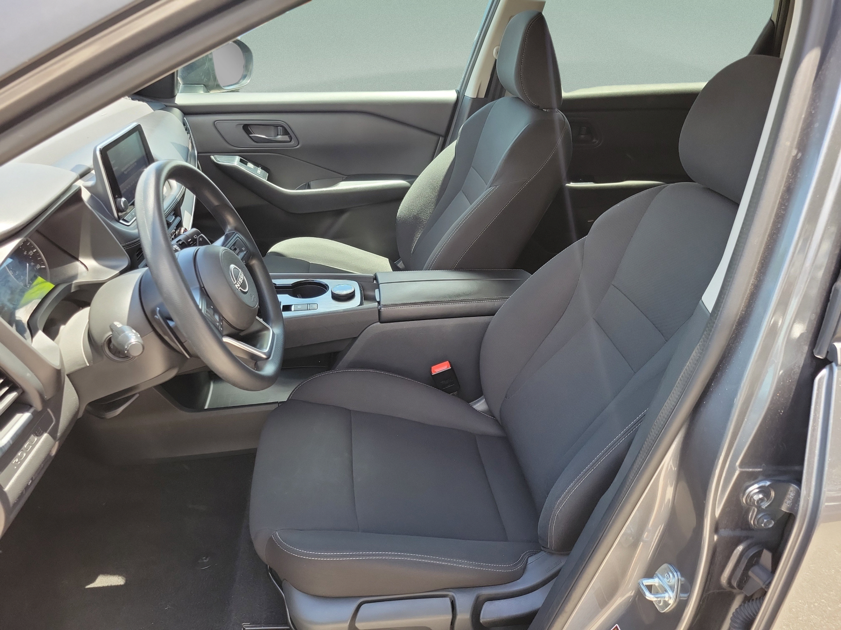 Used 2024 Nissan Rogue S AWD/4WD image 17