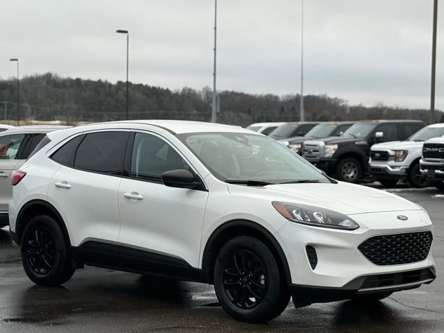 Certified 2022 Ford Escape SE w/ Cold Weather Package image 12