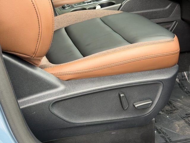 Certified 2025 Ford Bronco Sport Outer Banks w/ Outer Banks Tech Package+ AWD/4WD image 32