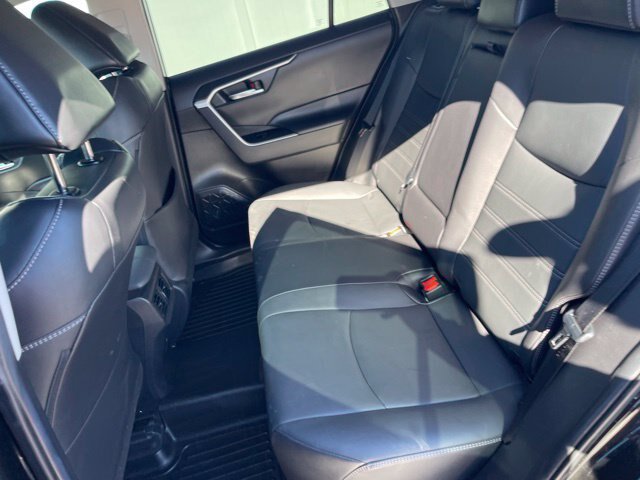 Used 2022 Toyota RAV4 XLE Premium FWD image 18