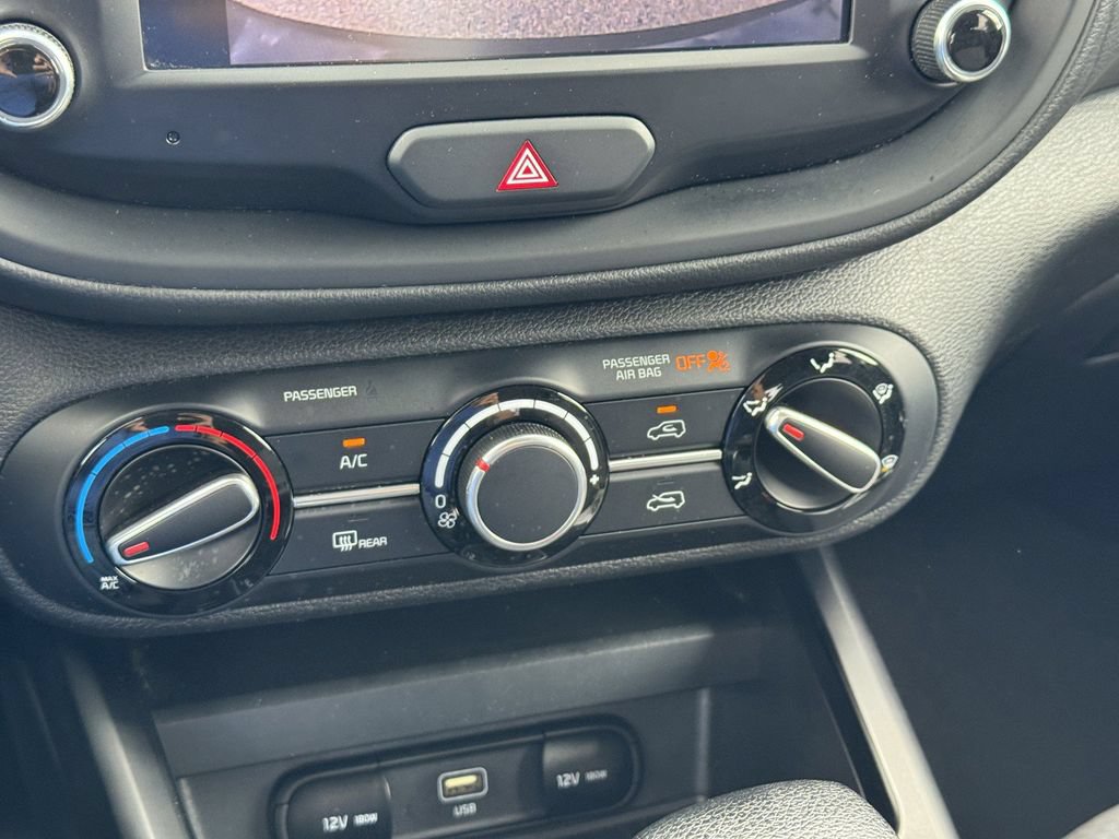 Used 2024 Kia Soul LX w/ Option Group 015 FWD image 17