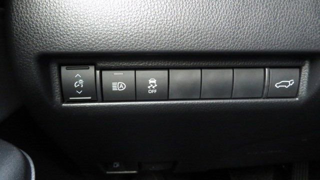 Used 2022 Toyota Venza LE image 23