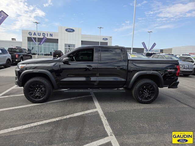 Used 2023 Chevrolet Colorado Trail Boss w/ Advanced Trailering Package AWD/4WD image 4