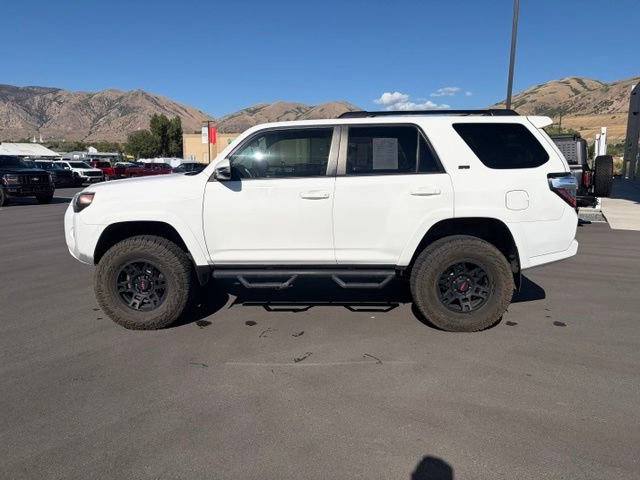 Used 2018 Toyota 4Runner SR5 Premium AWD/4WD image 2