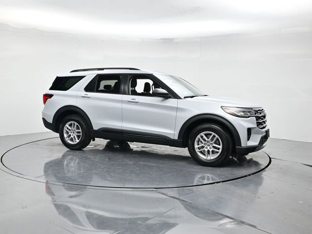 Certified 2026 Ford Explorer Active image 3