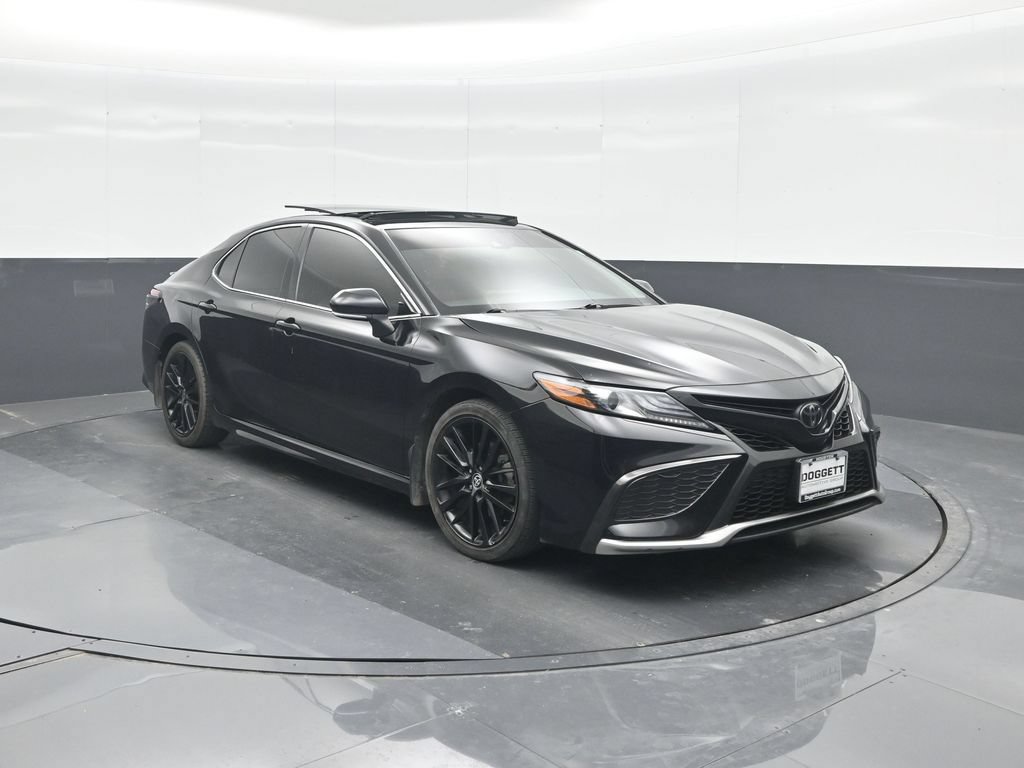 Used 2022 Toyota Camry XSE FWD image 8
