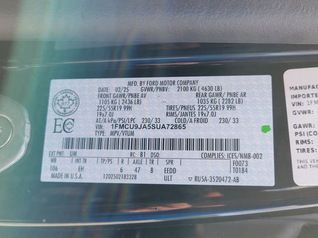 Certified 2025 Ford Escape Platinum AWD/4WD image 17