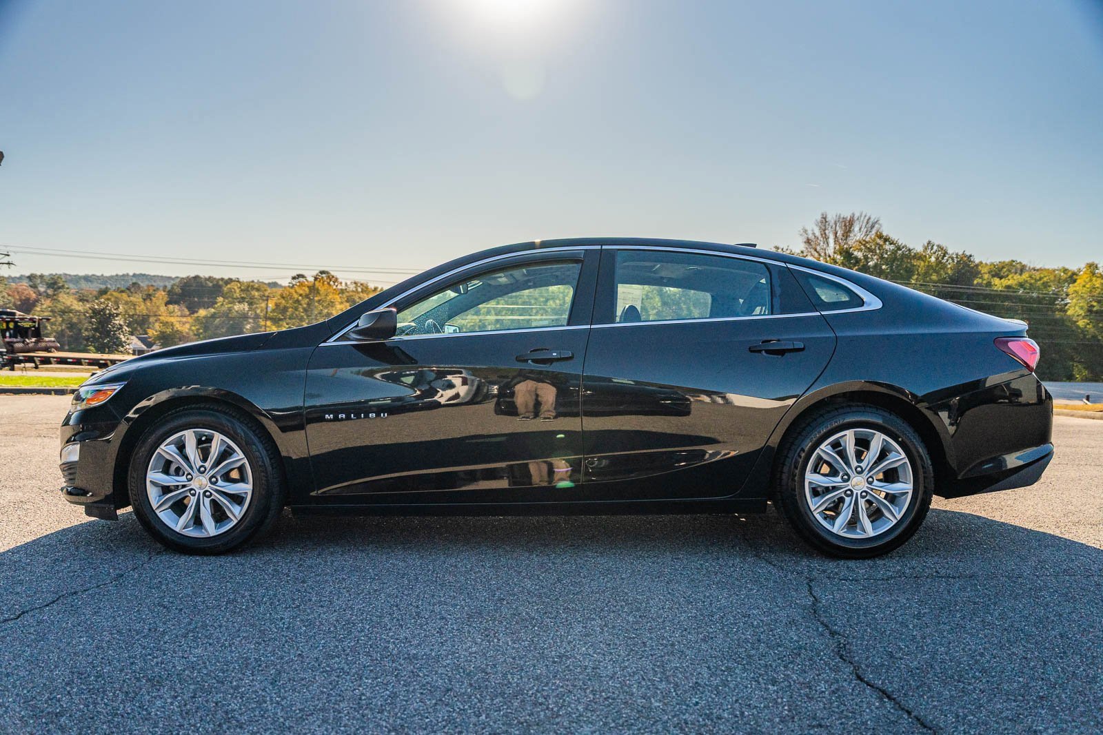 Used 2019 Chevrolet Malibu LT w/ Leather Package image 2