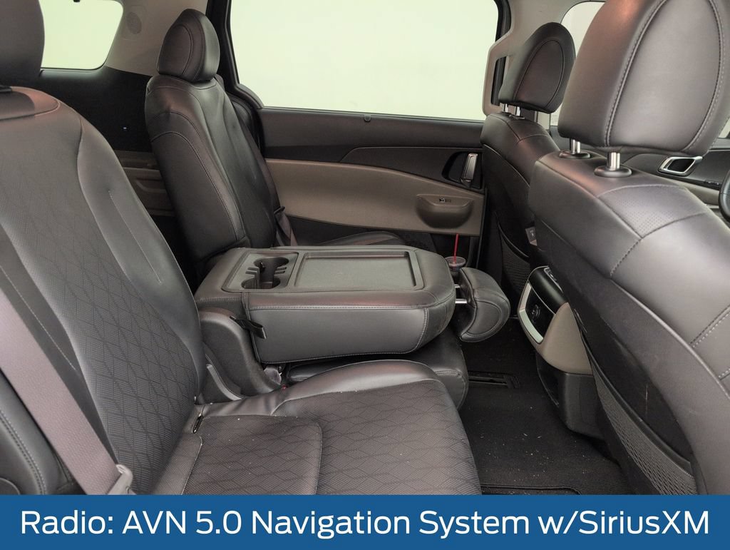 Used 2025 Kia Carnival EX FWD image 16