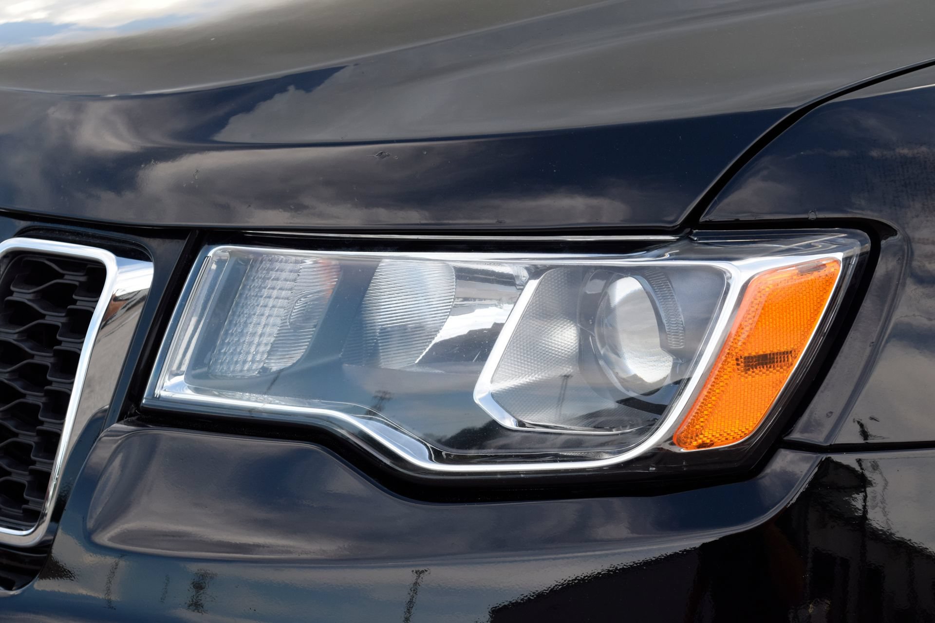 Used 2020 Jeep Grand Cherokee Limited AWD/4WD image 21
