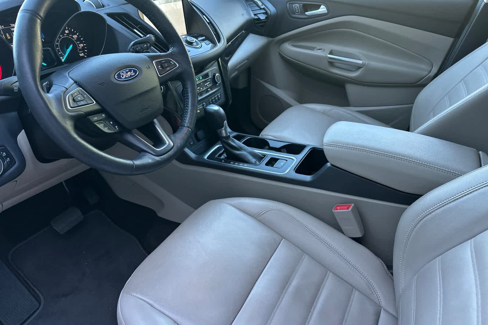 Certified 2018 Ford Escape Titanium w/ Ford Safe & Smart Package AWD/4WD image 11