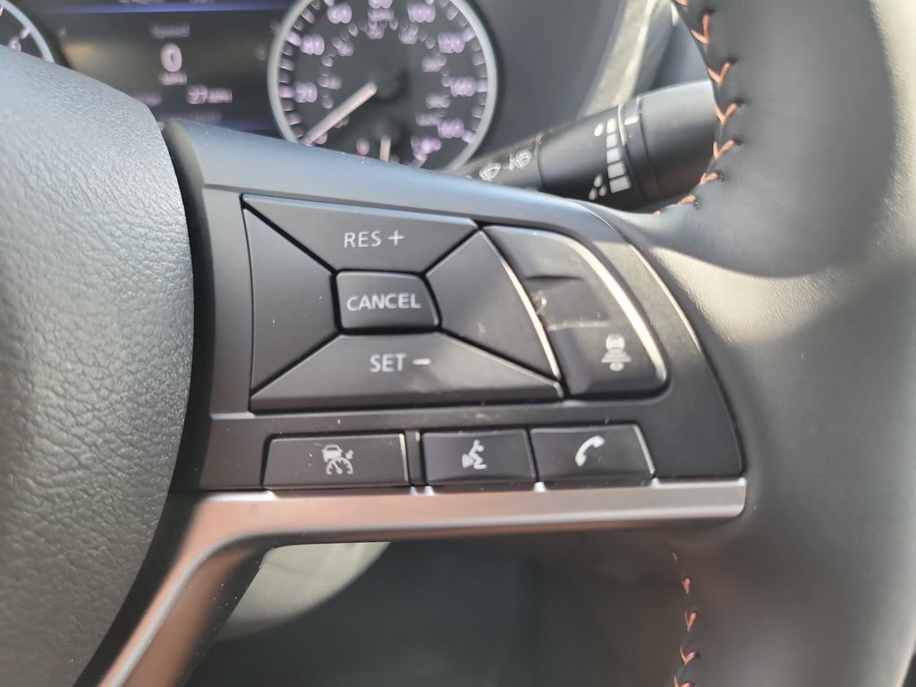 Used 2025 Nissan Sentra SR FWD image 26