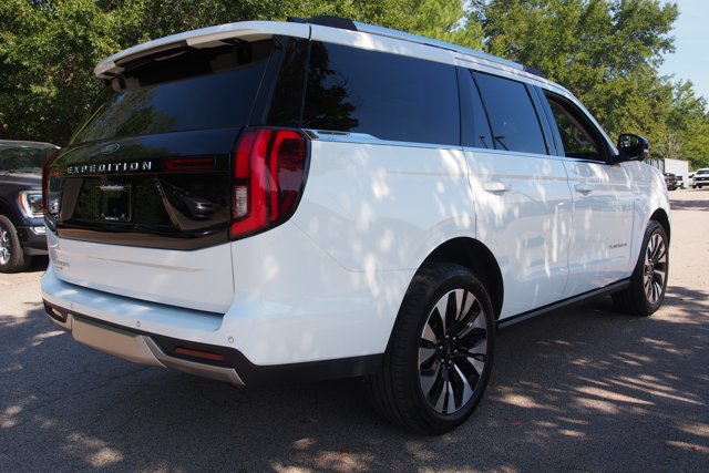 Certified 2026 Ford Expedition Platinum w/ Driver's Package AWD/4WD image 7