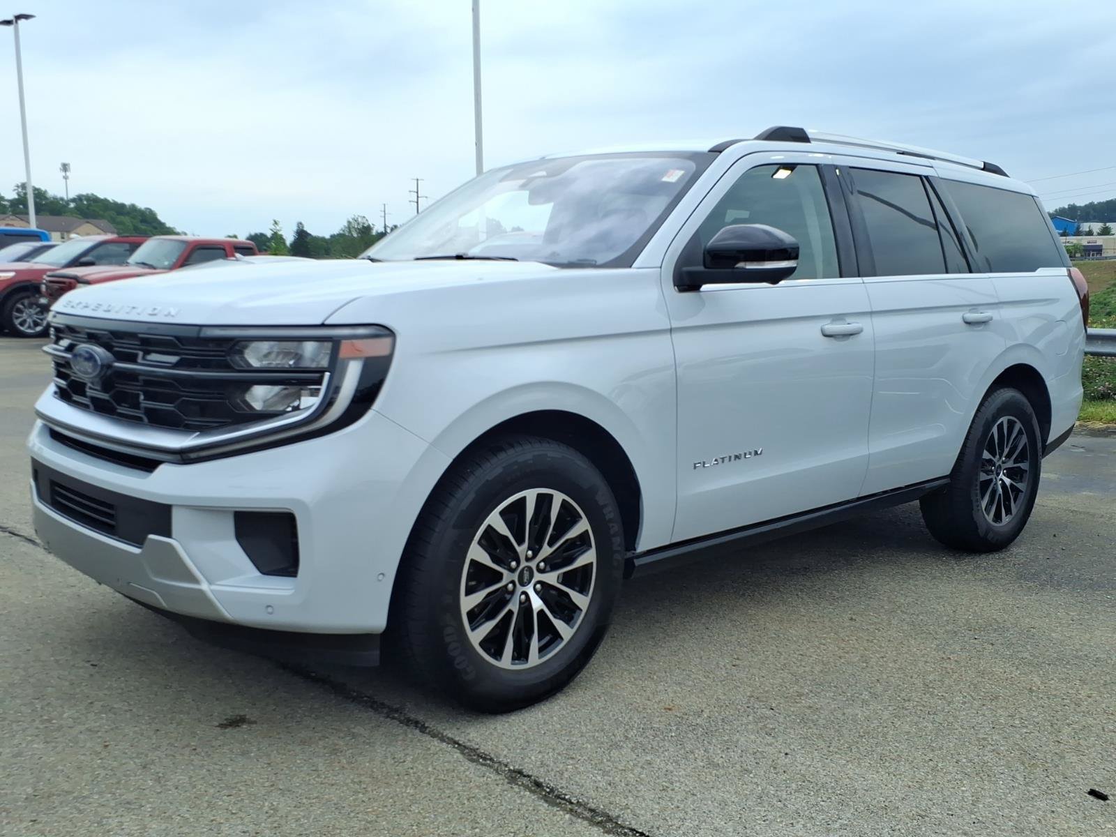 Certified 2025 Ford Expedition Platinum AWD/4WD image 3