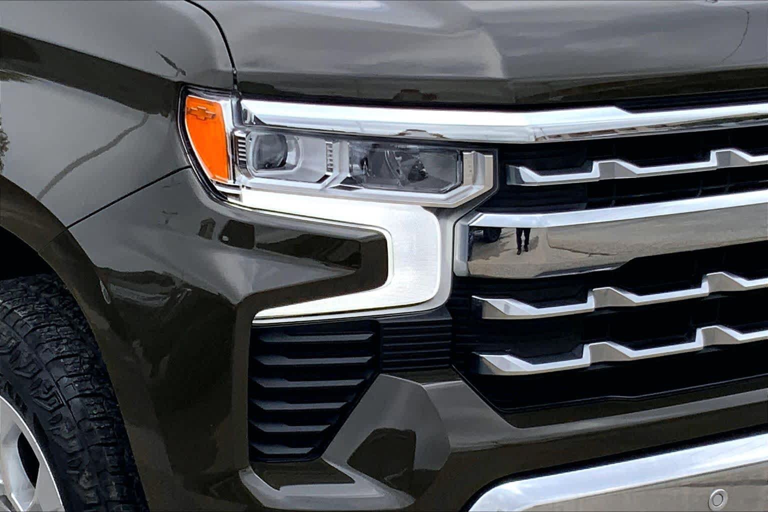Used 2023 Chevrolet Silverado 1500 LTZ AWD/4WD image 24
