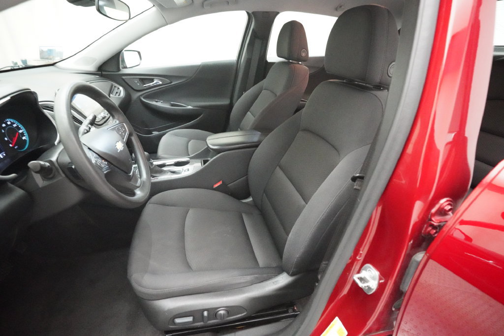 Used 2025 Chevrolet Malibu LT FWD image 7