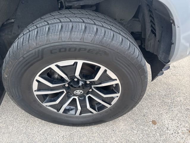 Used 2021 Toyota Tacoma TRD Sport image 4