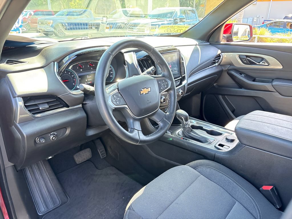 Used 2023 Chevrolet Traverse LT FWD image 6