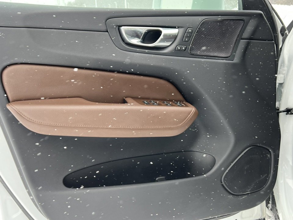 Used 2020 Volvo XC60 T6 Inscription w/ Protection Package Premier image 20