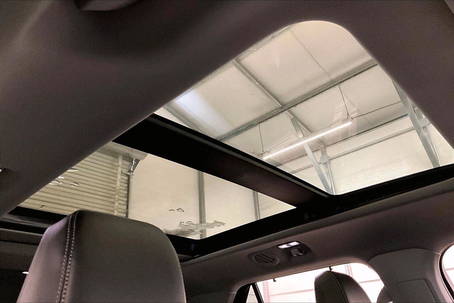 Certified 2023 Ford Explorer Limited w/ Limited Technology Package image 21