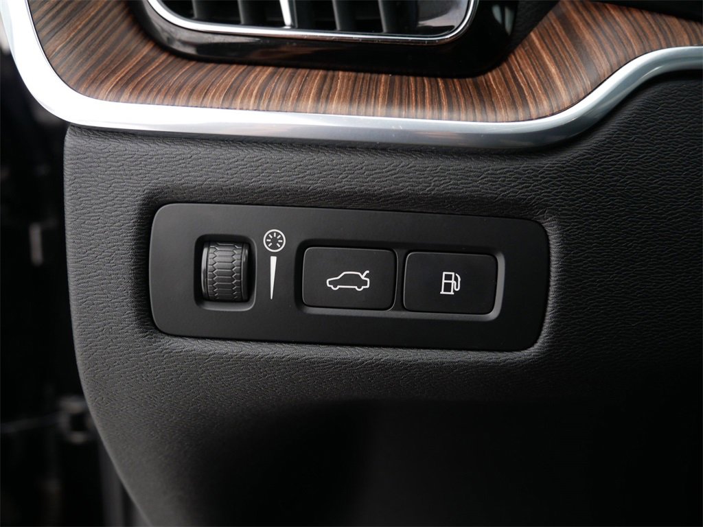 Used 2022 Volvo XC60 T8 Inscription w/ Advanced Package image 16