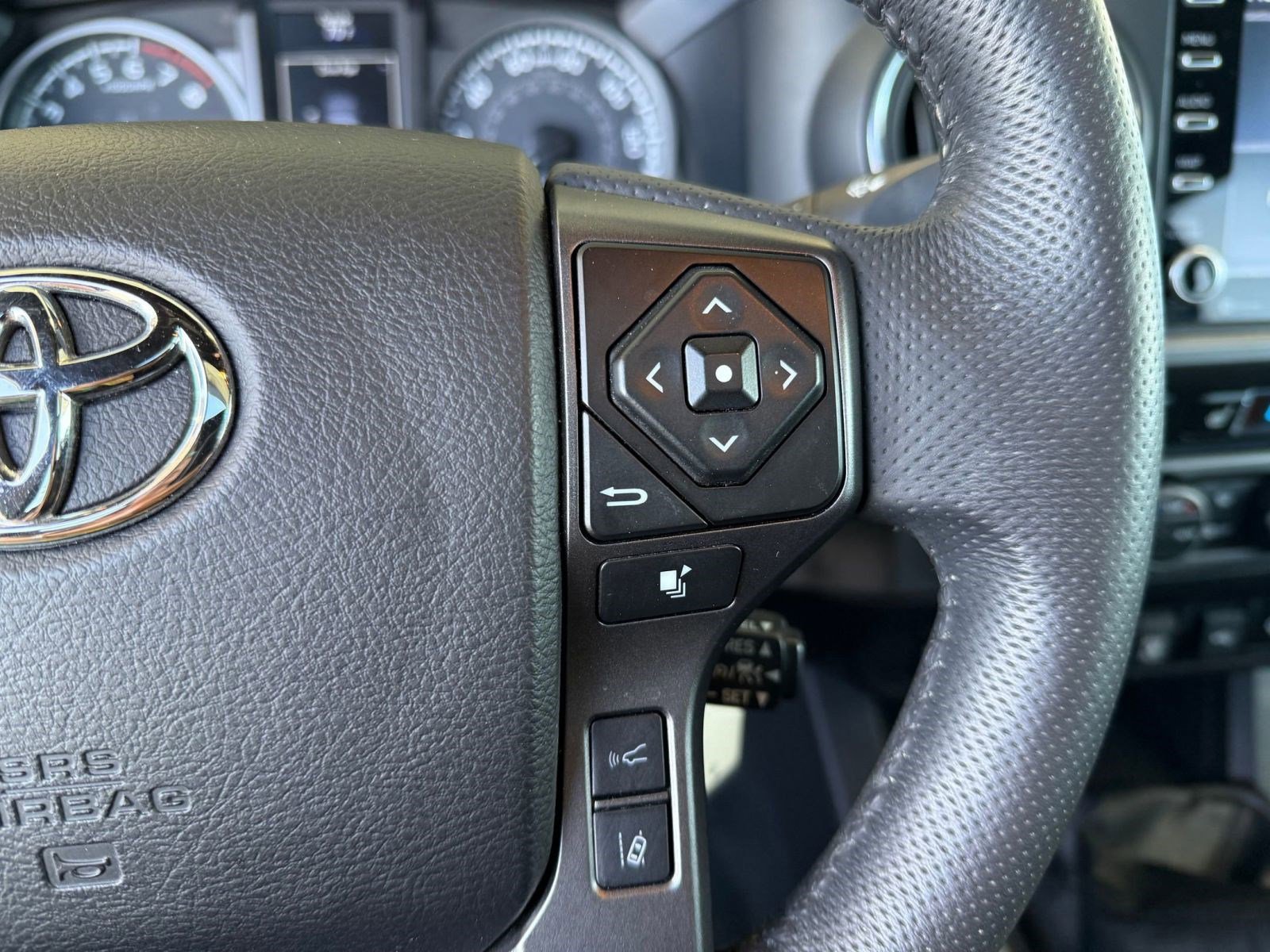 Used 2022 Toyota Tacoma TRD Off-Road w/ TRD Premium Off Road Package AWD/4WD image 29