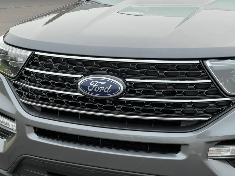 Certified 2021 Ford Explorer XLT w/ Equipment Group 202A AWD/4WD image 38