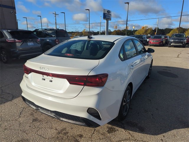Used 2023 Kia Forte LXS image 4