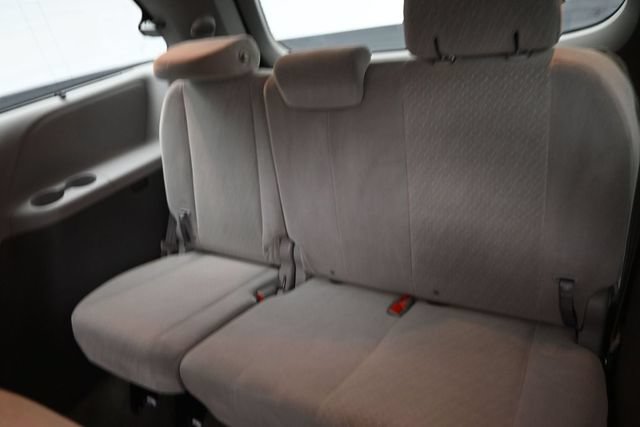 Used 2018 Toyota Sienna LE FWD image 20