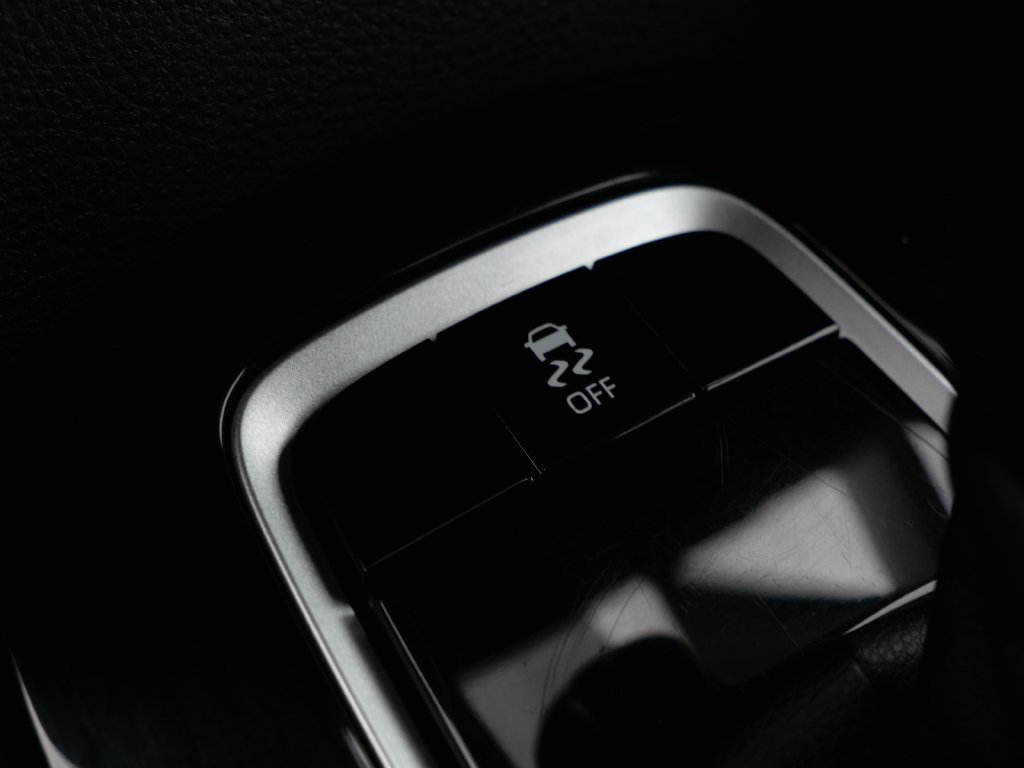Used 2025 Toyota Corolla LE FWD image 25